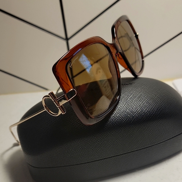 New Ferragamo Sunnies